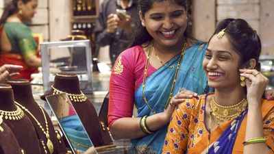 Kerala Gold, Silver Prices On March 13: Precious Metals Slip Slightly After Recent Highs