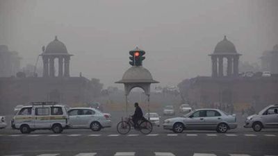 Delhi-NCR Residents Wake Up To Another Foggy Morning; Rain Likely Tomorrow As IMD Issues Alert; Check Details