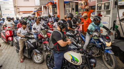 Is India Heading For Lockdown Over Global Gas & Oil Crisis? Here's What Minister Puri Says