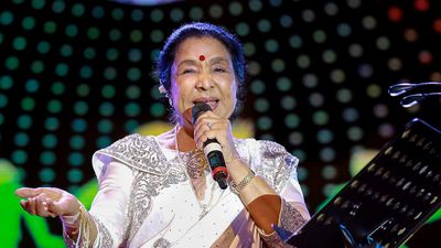 Asha Bhosle Health Scare: 4-Minute, 10 Second Iconic Song Bechara Dil Kya Kare Trends As Fans Pray For Her