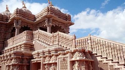 BAPS Shri Swaminarayan Mandir California Offers Detailed Nagara Style Architecture,BAPS Swaminarayan Temple Chino Hills Attracts Global Travellers For Architecural Craftsmanship,BAPS Shri Swaminarayan Mandir California Guides Visitors On Timings And Dress Code,BAPS Temple California Showcases Hand Carved Marble And Stone From India,BAPS Shri Swaminarayan Mandir California Attracts Tourists With Serene Grounds