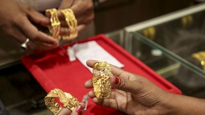 Chennai Gold Rate Today: Know Which Jewellery Shop Offers Gold At Cheaper Price As 22K Hovers Around ₹14235