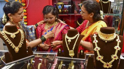 Chennai Gold Rate Today - April 22: 22K Around ₹14185; Know Which Jewellery Shop Offers Gold At Cheaper Price
