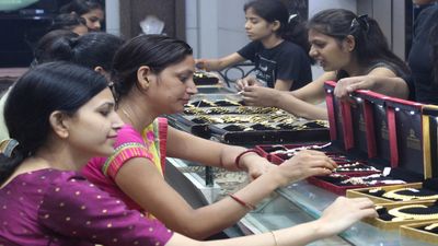 Chennai Gold Rate Today - April 23: 22K Over ₹14000; Know Which Jewellery Shop Offers Gold At Cheaper Price