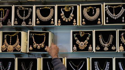 Chennai Gold Rates On April 28: 22K Know Which Jewellery Shop Offers Gold At Cheaper Price Today