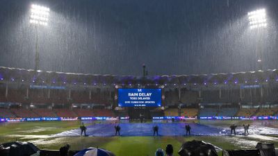IPL RR vs MI Rain Update: Showers Disrupt Rajasthan Royals vs Mumbai Indians Match in Guwahati