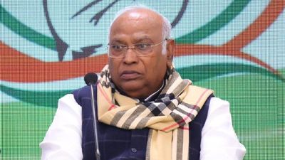 Mallikarjun Kharge Targets PM Modi: “59 Mentions Of Congress, Barely A Word On Women”