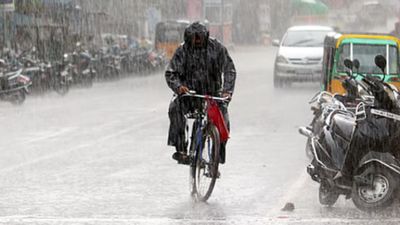 IMD Predicts Extended Spell Of Rain, Thunderstorms Across India, Delhi To Remain Cloudy Till April 6