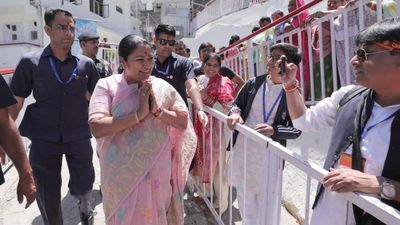 Delhi CM Rekha Gupta Visits Vaishno Devi, Prays For Health, Prosperity And Nation’s Progress