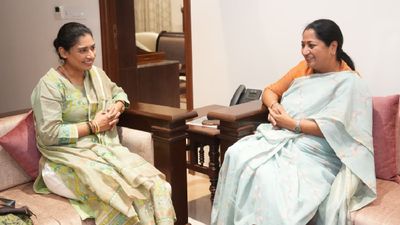 Rekha Gupta Highlights Women-Led Leadership After Meeting Mithali Raj in Tirupati