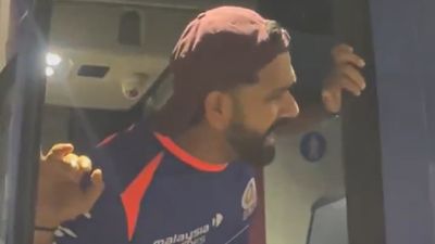 IPL 2026: Rohit Sharma Shows Strict Side, Yells at MI Staff Member Over Delay