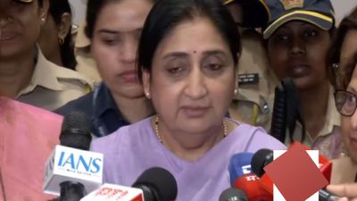 Sunetra Pawar Connects with Uddhav Thackeray Amid Unopposed Election Speculation