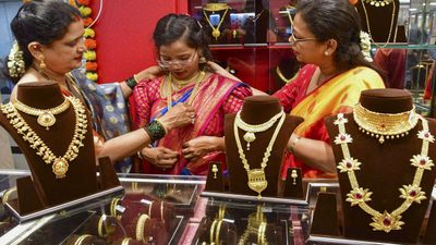 Tamil Nadu Gold Silver Price On April 3: Check Today's LBJA Rates In Chennai's GRT Jewellery, Saravana Stores