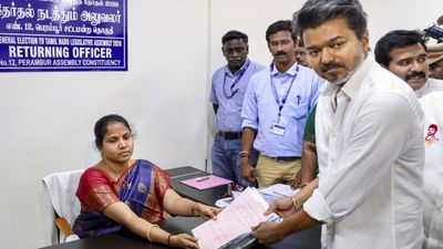 Affidavit Mismatch: Could a 2025 Madurai Case Disqualify Vijay From Perambur Race?