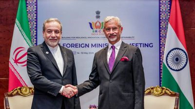 Jaishankar Holds Bilateral Meet with Iran's Araghchi, Discuss West Asia Crisis
