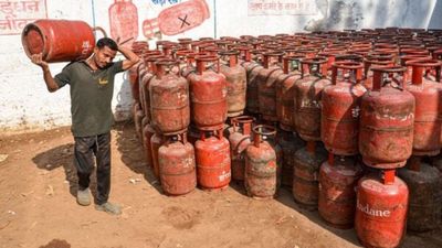 LPG Cylinder Price Hike: Commercial LPG Price Hiked by ₹993, No Change in Domestic Cylinder Rates