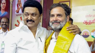 Congress Ends 22-Year Alliance with DMK, Backs Vijay for Tamil Nadu Government