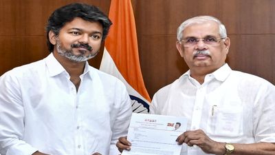 Who is Rajendra Vishwanath Arlekar, TN Governor Who Has Delayed Vijay’s Oath-Taking Ceremony?