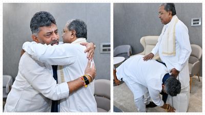 DK Shivakumar Hugs, Touches Siddaramaiah's Feet At 'Breakfast Meeting' Amid Leadership Reports