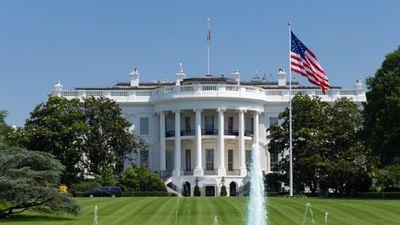 Gunfire Near White House Triggers Brief Lockdown; Armed Suspect Confronted by Police
