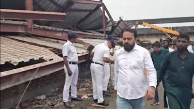 Kolkata Taratala Roof Collapse: 50-60 Workers Feared Trapped At Under-Construction Warehouse