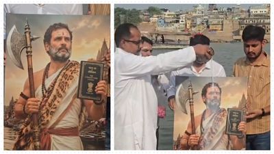 Kashi Cong Workers Depict Rahul Gandhi as Parashurama; Celebrate 56th Birthday With Constitution