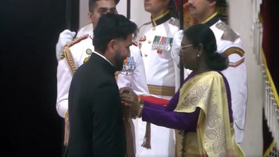 Watch: Rohit Sharma Joins India's Padma Shri Awardees, Receives Honour From President Murmu