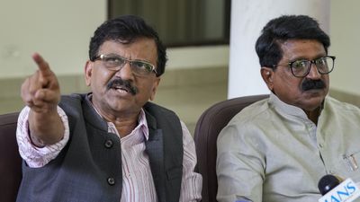 Shiv Sena (UBT) Serves Show-Cause Notices to Rebel MPs, Threatens Disqualification
