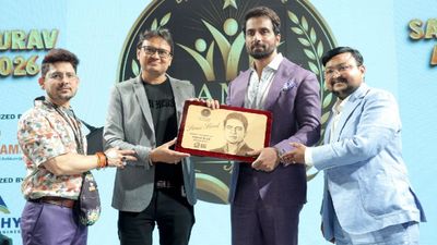 Sonu Sood Steals The Show, Honoring 43 Real-Life Heroes At Samaj Gaurav Awards 2026