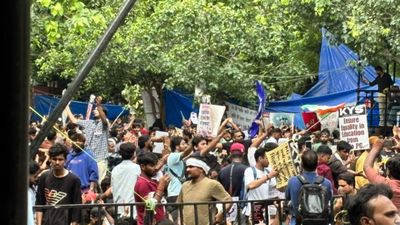 'Sacrifice', Internet Shutdown: Delhi Police Examine Alleged Chats After Sansad Chalo Violence