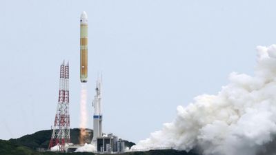 Japan's Space Agency Conducts First Test Flight for Experimental Reusable Rocket