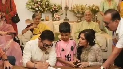 Aamir Khan's Romantic Kiss For Gauri Spratt Melts Hearts In Viral Wedding Video: Watch Now