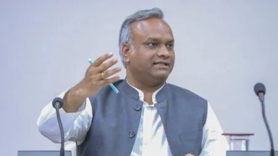 ದಲಿತರನ್ನು ಹೊರಗಿಟ್ಟು ಅದ್ಯಾವ ಬಾಯಿಯಲ್ಲಿ ನಾವೆಲ್ಲ ಹಿಂದೂ ನಾವೆಲ್ಲ ಒಂದು ಎನ್ನುತ್ತಾರೆ: ಸಚಿವ ಪ್ರಿಯಾಂಕ್ ಖರ್ಗೆ!