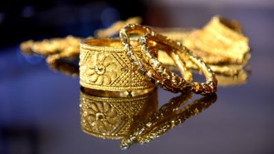 Gold Price on October 16: ಬಂಗಾರದ ಬೆಲೆ ಎಷ್ಟಿದೆ ಗೊತ್ತಾ?: ಇಲ್ಲಿದೆ ಅಕ್ಟೋರ್ 16ರ ದರಪಟ್ಟಿ 
