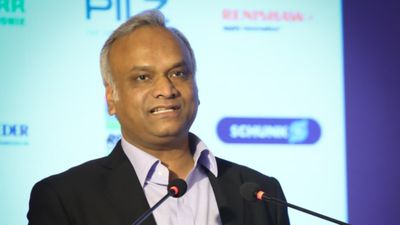 ಕರ್ನಾಟಕ ಜುಜುಬಿಯಾಗಿದ್ರೆ ಇಲ್ಲಿ ಯಾಕಿದ್ದೀರಿ? ಪ್ರಿಯಾಂಕ್ ಖರ್ಗೆ ಗರಂ ಆಗಿದ್ದೇಕೆ?