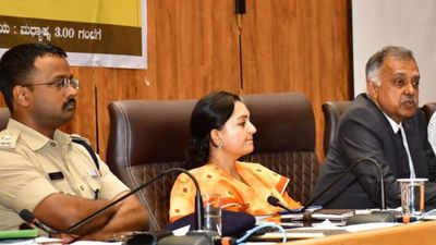 40,000 ಕರ್ನಾಟಕದಲ್ಲಿ ಆರ್‌ಟಿಐ ಅರ್ಜಿಗಳು ಬಾಕಿ: ಸರ್ಕಾರಿ ಅಧಿಕಾರಿಗಳಿಂದ 10 ಕೋಟಿ ದಂಡ!