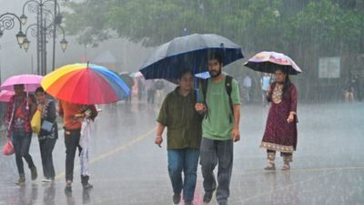 Karnataka Weather: ಕರ್ನಾಟಕದ ವಿವಿಧ ಭಾಗದಲ್ಲಿ ಮಳೆ: ಈ ಜಿಲ್ಲೆಗಳಲ್ಲಿ ಚಳಿ ಹೆಚ್ಚಳ!