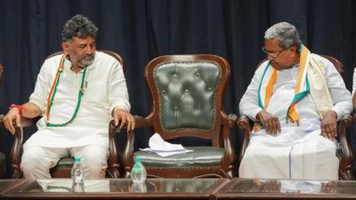 ಇಂದು ಕೈ ಹೈಕಮಾಂಡ್‌ ನಾಯಕ ಭೇಟಿಯಾಗಲಿರುವ ಡಿ ಕೆ ಶಿವಕುಮಾರ್‌; ಕನಕಪುರ ಬಂಡೆಗೆ ಸಿಗುತ್ತಾ ಕುರ್ಚಿ ಅಭಯ?