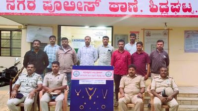 ಹೊರ ರಾಜ್ಯದಿಂದ ಬಂದು ದರೋಡೆ ಮಾಡುತ್ತಿದ್ದ ಮಹಿಳೆ ಬಂಧನ: ₹30 ಲಕ್ಷ ಮೌಲ್ಯದ ಚಿನ್ನಾಭರಣ ವಶ