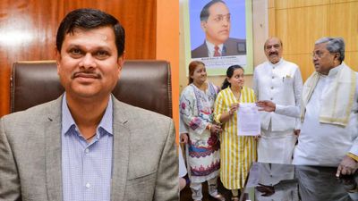 ಮಹಾಂತೇಶ್ ಬೀಳಗಿ‌ ಪುತ್ರಿಗೆ ಸರ್ಕಾರಿ ಉದ್ಯೋಗ; ನೇಮಕಾತಿ ಪತ್ರ ಹಸ್ತಾಂತರಿಸಿದ ಸಿಎಂ ಸಿದ್ದರಾಮಯ್ಯ