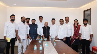 Student Election: ಕಾಲೇಜು ಮತ್ತು ವಿವಿಗಳಲ್ಲಿ ವಿದ್ಯಾರ್ಥಿ ಚುನಾವಣೆ: ಮಹತ್ವದ ಸಭೆಯಲ್ಲಿ ಚರ್ಚೆಯಾಗಿದ್ದೇನು?