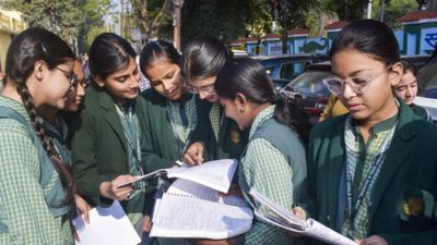 CBSE 12ನೇ ತರಗತಿ ಪರೀಕ್ಷೆಗೆ ಬಂತು ಡಿಜಿಟಲ್ ಟಚ್‌ ; ಇನ್ಮುಂದೆ ಕಂಪ್ಯೂಟರ್‌ನಲ್ಲೇ ಮೌಲ್ಯಮಾಪನ  