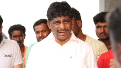 'ಕಟ್ಟಾ ಕಾಂಗ್ರೆಸ್ಸಿಗರು ನಿಯತ್ತಿನ ನಾಯಿಗಳು, ಬೀದಿ ನಾಯಿಗಳಲ್ಲ: ಸಚಿವರ ಹೇಳಿಕೆಗೆ ಡಿಕೆ ಸುರೇಶ್ ಟಾಂಗ್