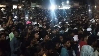 ಬೀದರ್: ಮೌಲ್ವಿ ಮೇಲೆ ಹಿಂದೂ ಯುವಕರ ಹಲ್ಲೆ ಆರೋಪ: ಸಾವಿರಾರು ಮುಸ್ಲಿಮರಿಂದ ಬೃಹತ್ ಪ್ರತಿಭಟನೆ, ಕೋಮು ಸಂಘರ್ಷ