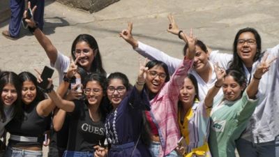 CBSE ಶಾಲೆಗಳಲ್ಲಿ ಋತುಚಕ್ರ ನೈರ್ಮಲ್ಯ ಕಡ್ಡಾಯ: ಸುಪ್ರೀಂ ಕೋರ್ಟ್ ಆದೇಶದ ಬೆನ್ನಲ್ಲೇ ಹೊಸ ನಿಯಮ ಜಾರಿ