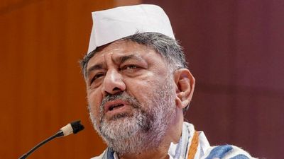 ಉಜ್ವಲ ಯೋಜನೆ ಬದಲು ಸೌದೆ ಒಲೆ ಯೋಜನೆ: ಡಿಸಿಎಂ ಡಿ.ಕೆ. ಶಿವಕುಮಾರ್ ಕಿಡಿ