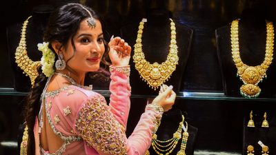 Gold Rate Today: ಮತ್ತೆ ಏರಿಕೆ ಕಂಡ ಚಿನ್ನದ ದರ: ಇಂದು 10 ಗ್ರಾಂ ಬಂಗಾರದ ಬೆಲೆ 1,58,620 ರೂಪಾಯಿ