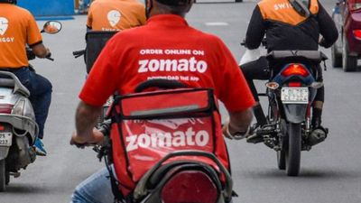 Zomato: ಹಸಿದ ಹೊಟ್ಟೆಗೆ ಜೊಮ್ಯಾಟೋ ಬರೆ.. ಆನ್ಲೈನ್ ಊಟ ಬಲು ದುಬಾರಿ