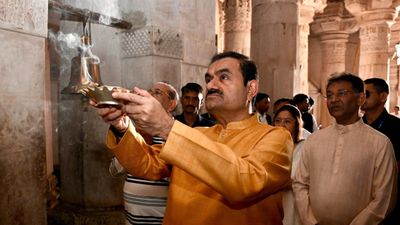 ಅಕ್ಷಯ ತೃತೀಯದ ಪ್ರಯುಕ್ತ ಗುಜರಾತ್‌ನ ತರಂಗ ಜೈನ ದೇವಸ್ಥಾನದಲ್ಲಿ ಗೌತಮ್ ಅದಾನಿ ವಿಶೇಷ ಪೂಜೆ