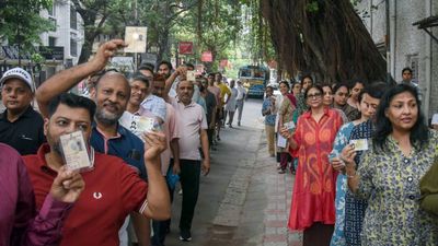 West Bengal Election: ಪಶ್ಚಿಮ ಬಂಗಾಳ ಚುನಾವಣೆ: 5 ಗಂಟೆಗೆ ಶೇ 90ರಷ್ಟು ದಾಖಲೆಯ ಮತದಾನ, ಮತಗಟ್ಟೆಗಳತ್ತ ಹರಿದುಬಂದ ಜನಸಾಗರ